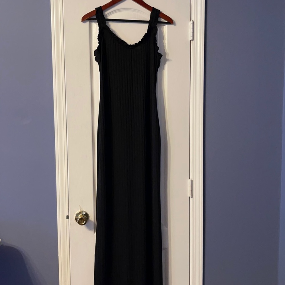 Black ribbed maxi dress